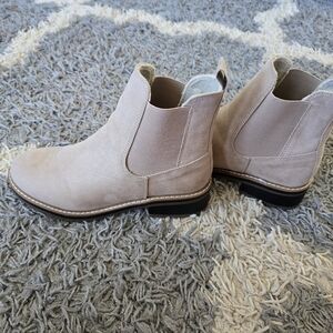 Kensie Women's Kylie Chelsea Boot Size 9